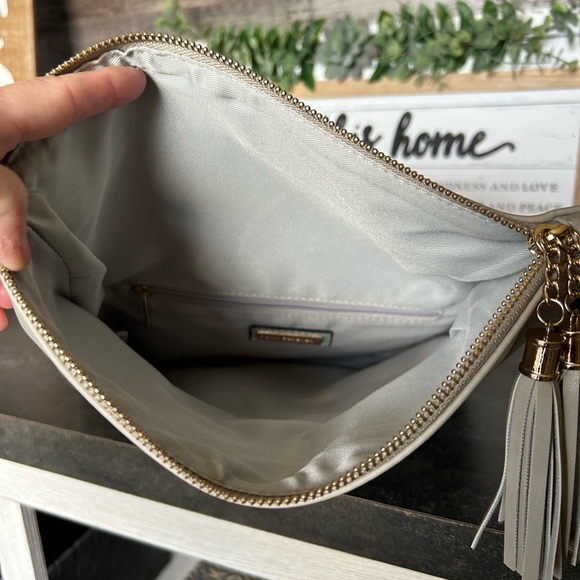 Clutch - Picture 5 of 5